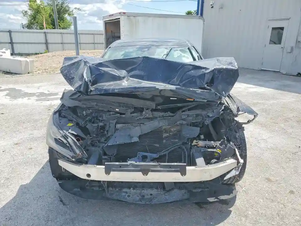 KMHGN4JE5JU237672 2018 GENESIS G80-4