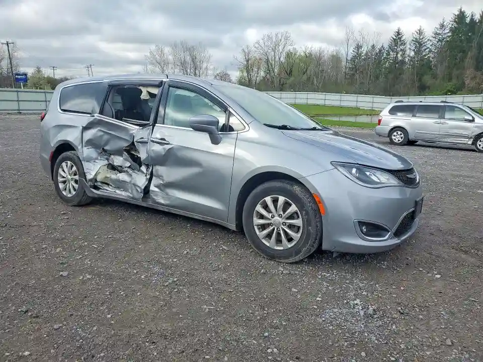 2C4RC1FG9KR705235 2019 CHRYSLER PACIFICA-3