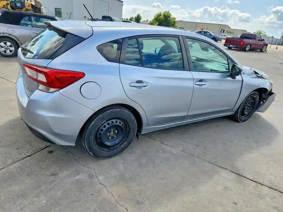 4S3GTAA65H1729020 2017 SUBARU IMPREZA-2