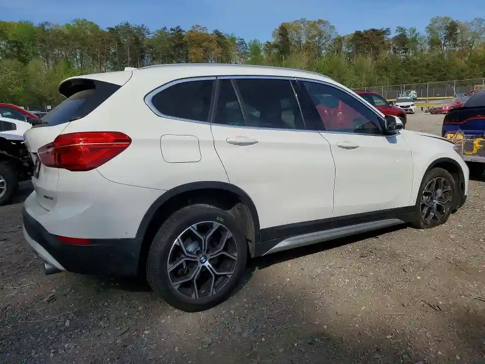 WBXJG9C03L5R60097 2020 BMW X1-2