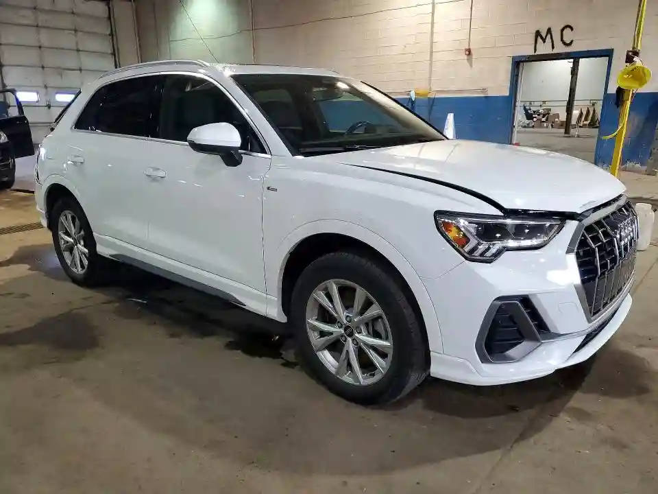 WA1DECF32R1054763 2024 AUDI Q3-3