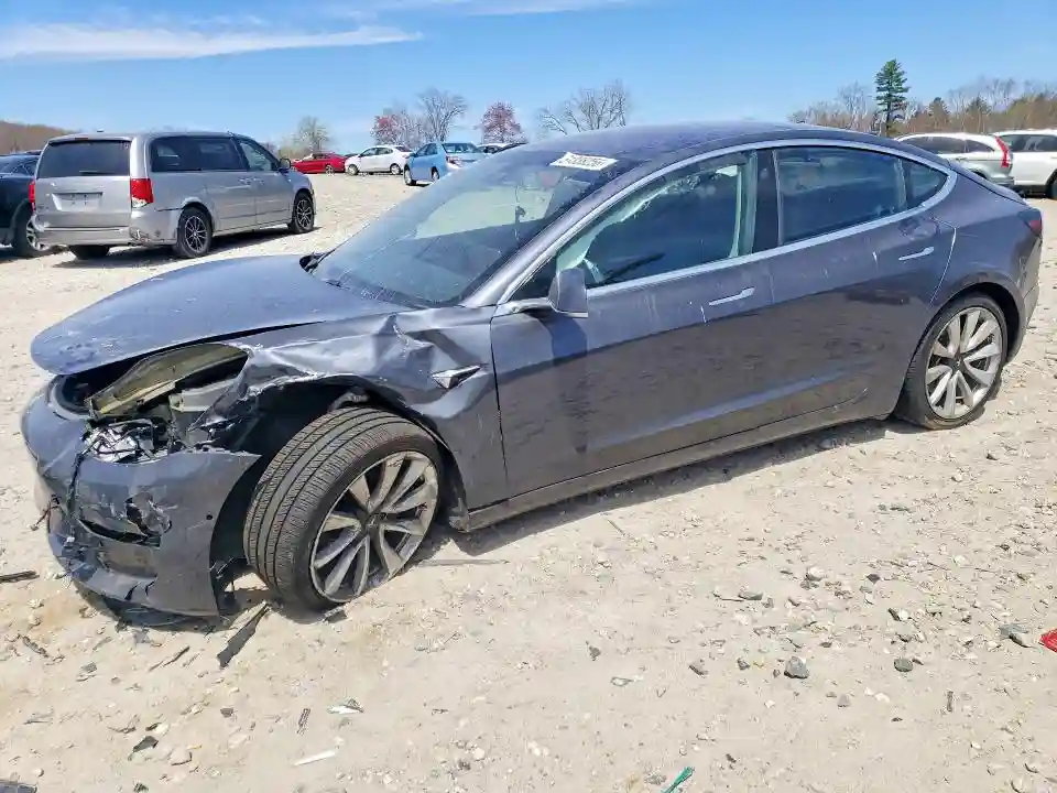 5YJ3E1EB7JF185746 2018 TESLA MODEL 3-0