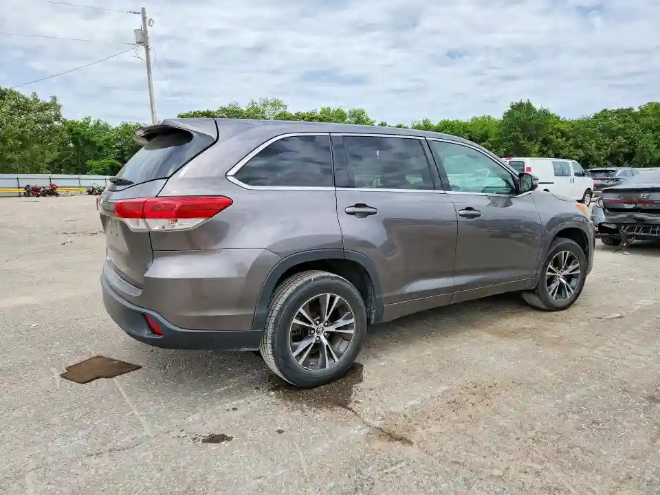 5TDZARFH3JS034471 2018 TOYOTA HIGHLANDER-2