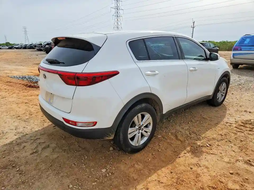 KNDPMCAC8J7426671 2018 KIA SPORTAGE-2