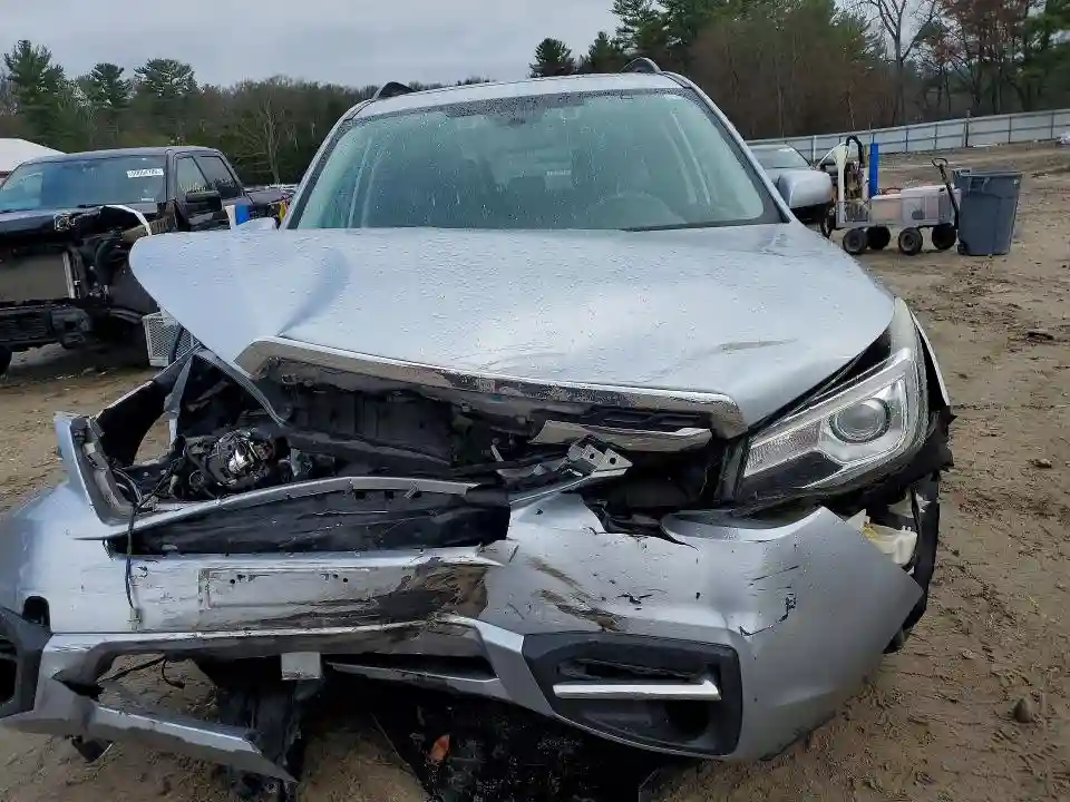 JF2SJARC1HH515807 2017 SUBARU FORESTER-4
