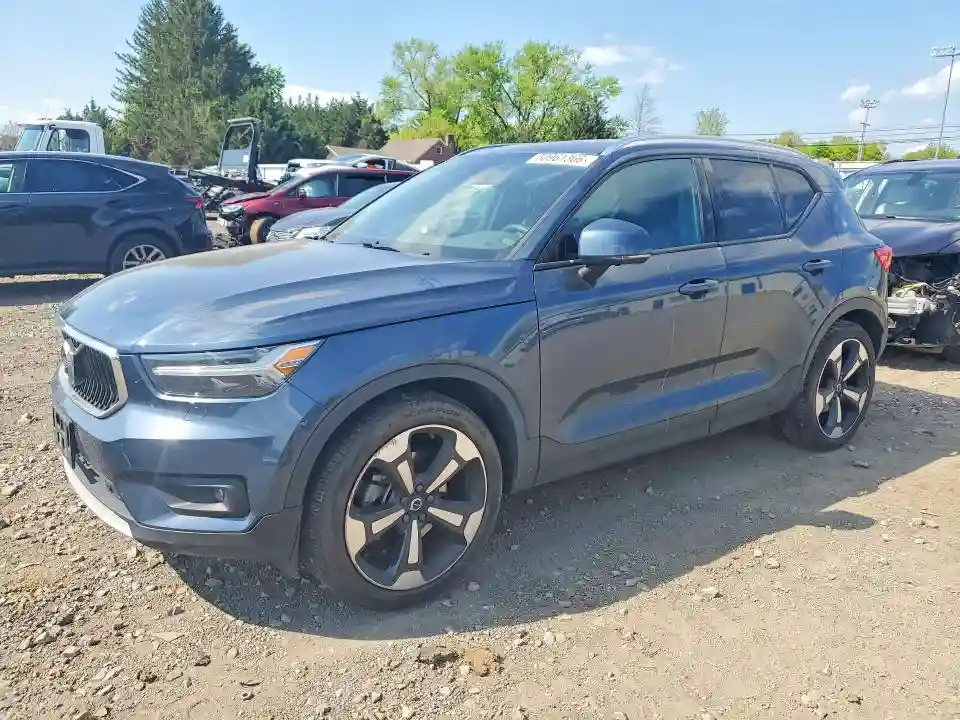 YV4162UK0N2739145 2022 VOLVO XC40-0