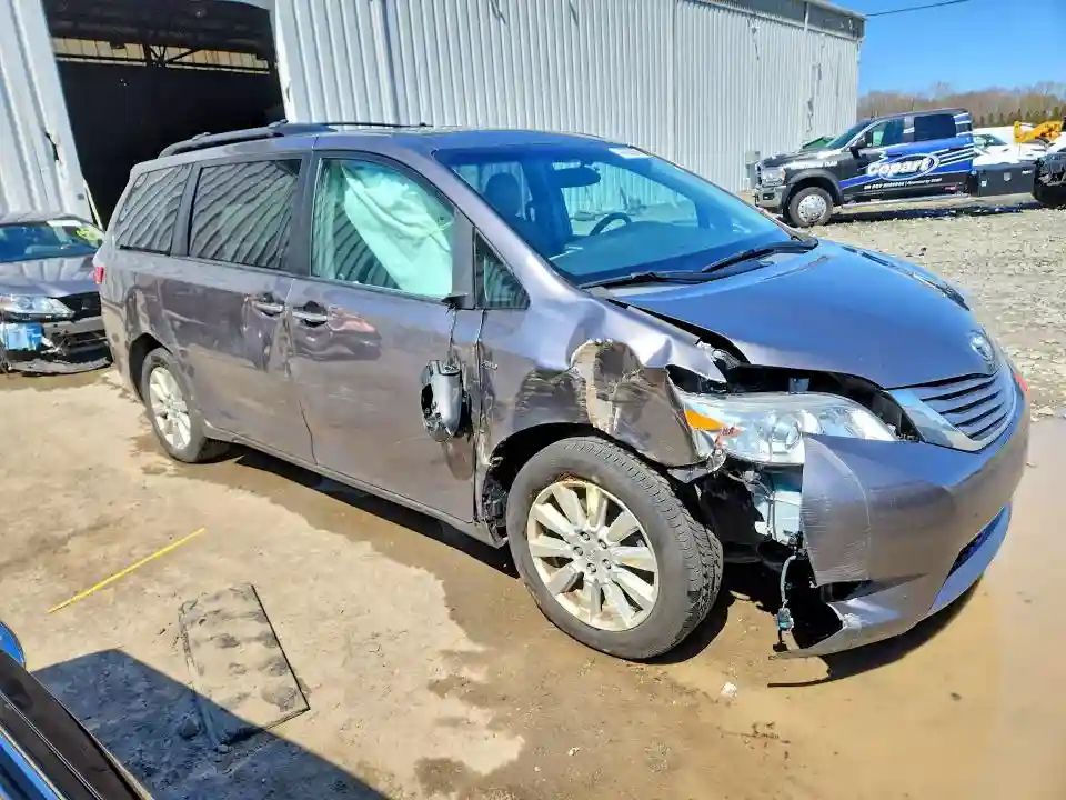 5TDDZ3DC0HS149952 2017 TOYOTA SIENNA-3