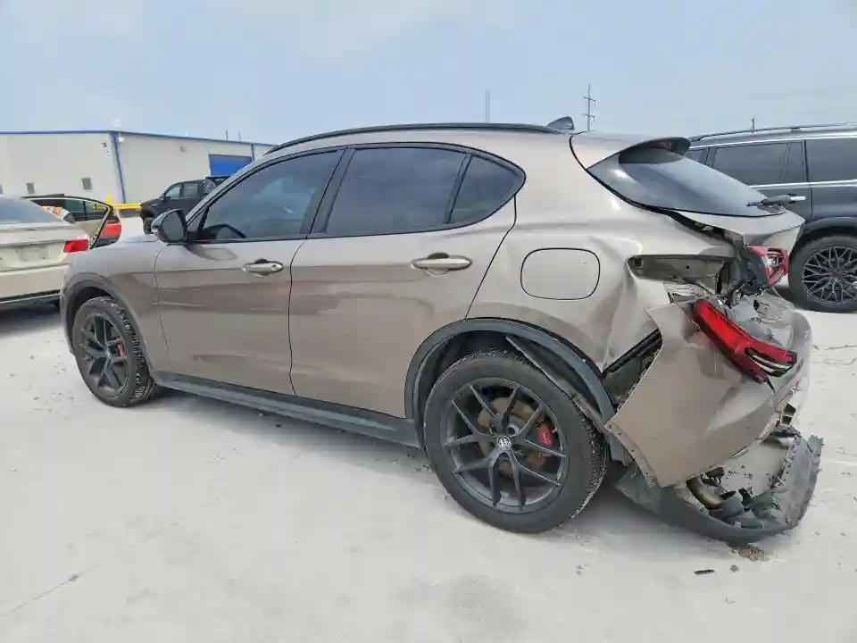 ZASPAKBN9K7C43629 2019 ALFA ROMEO STELVIO-1