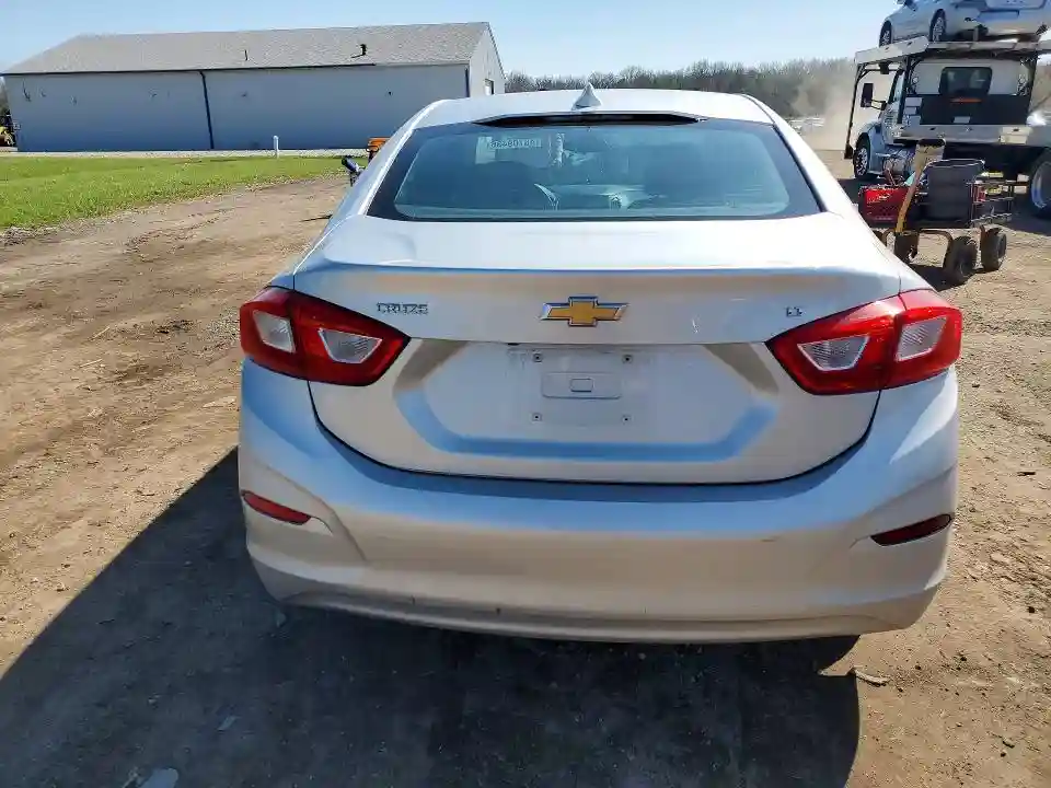1G1BE5SM0H7135613 2017 CHEVROLET CRUZE-5