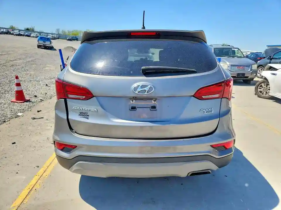 5NMZTDLB8JH082810 2018 HYUNDAI SANTA FE-5
