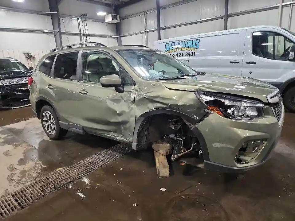 JF2SKAJC3LH457989 2020 SUBARU FORESTER-3