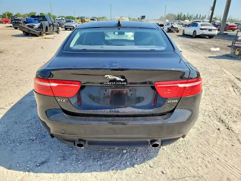 SAJAD4BG4HA975487 2017 JAGUAR XE-5