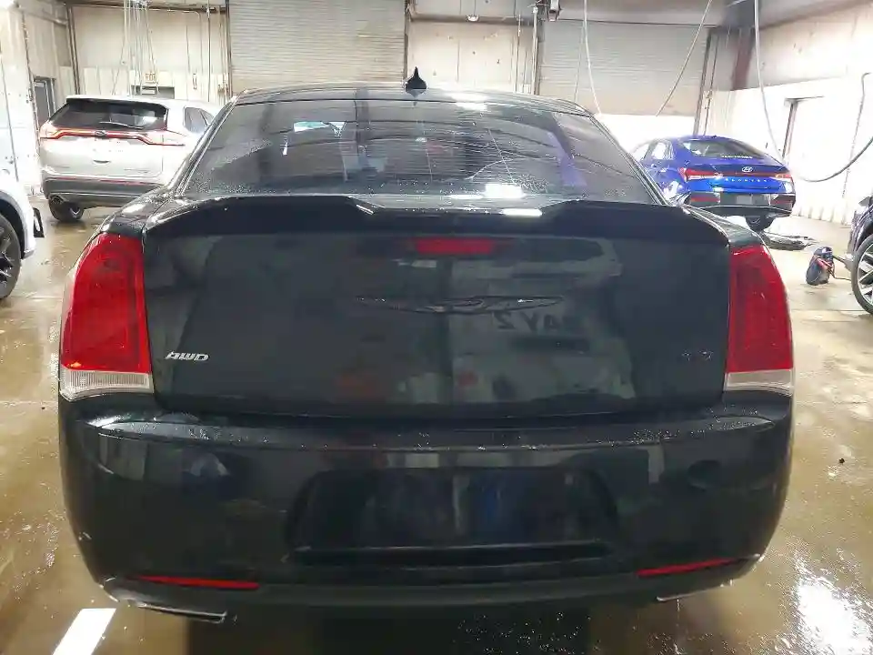 2C3CCARG8GH194703 2016 CHRYSLER 300-5