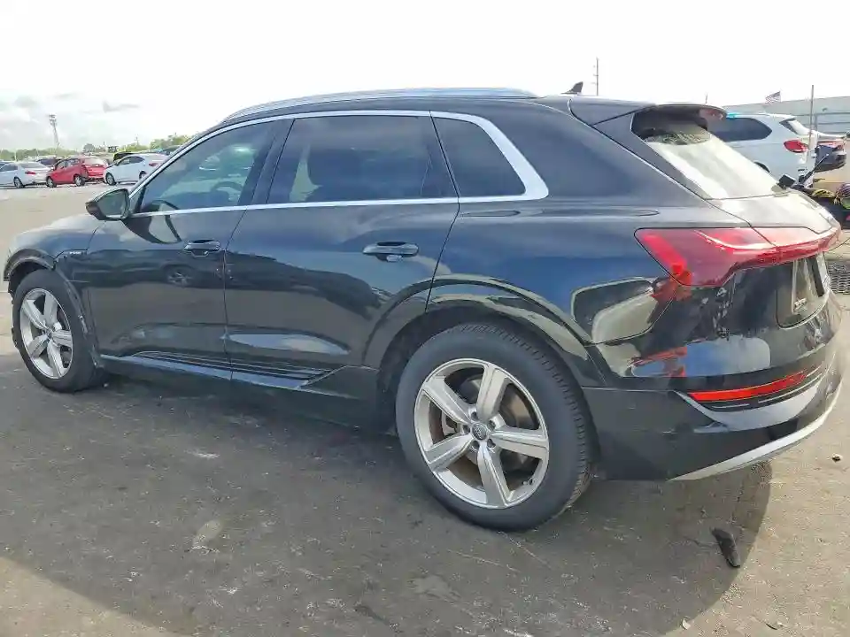 WA1LAAGE1KB023001 2019 AUDI E-TRON-1