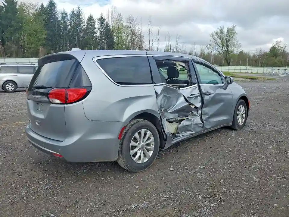 2C4RC1FG9KR705235 2019 CHRYSLER PACIFICA-2