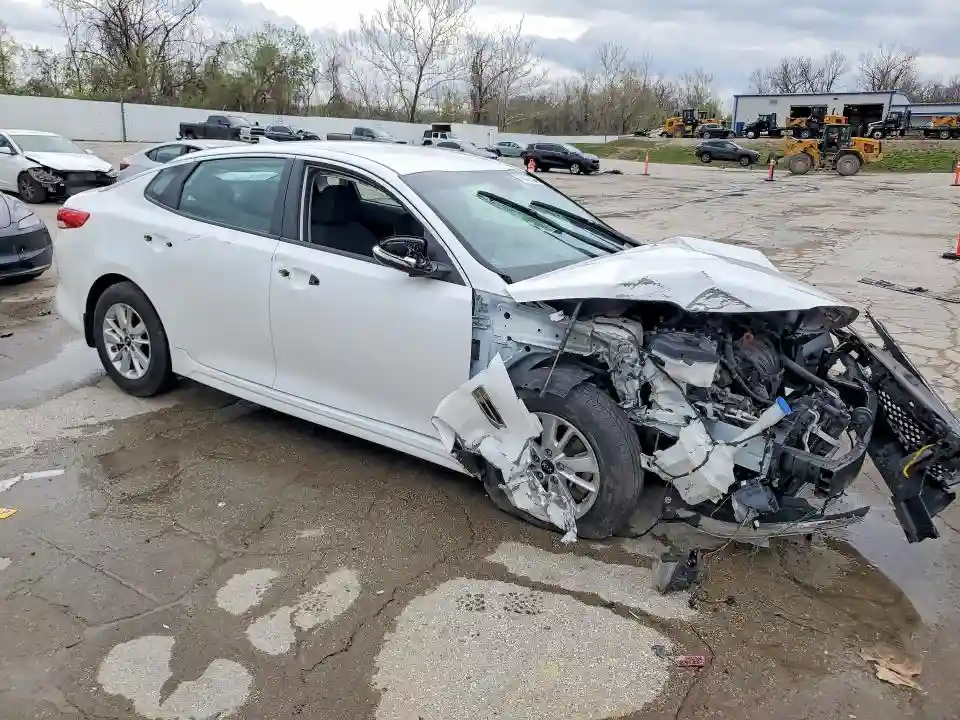 5XXGT4L38JG204872 2018 KIA OPTIMA-3