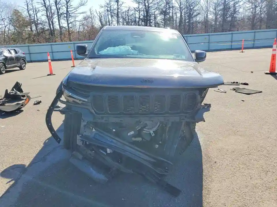 1C4RJHBG5SC299189 2025 JEEP GRAND CHEROKEE-4