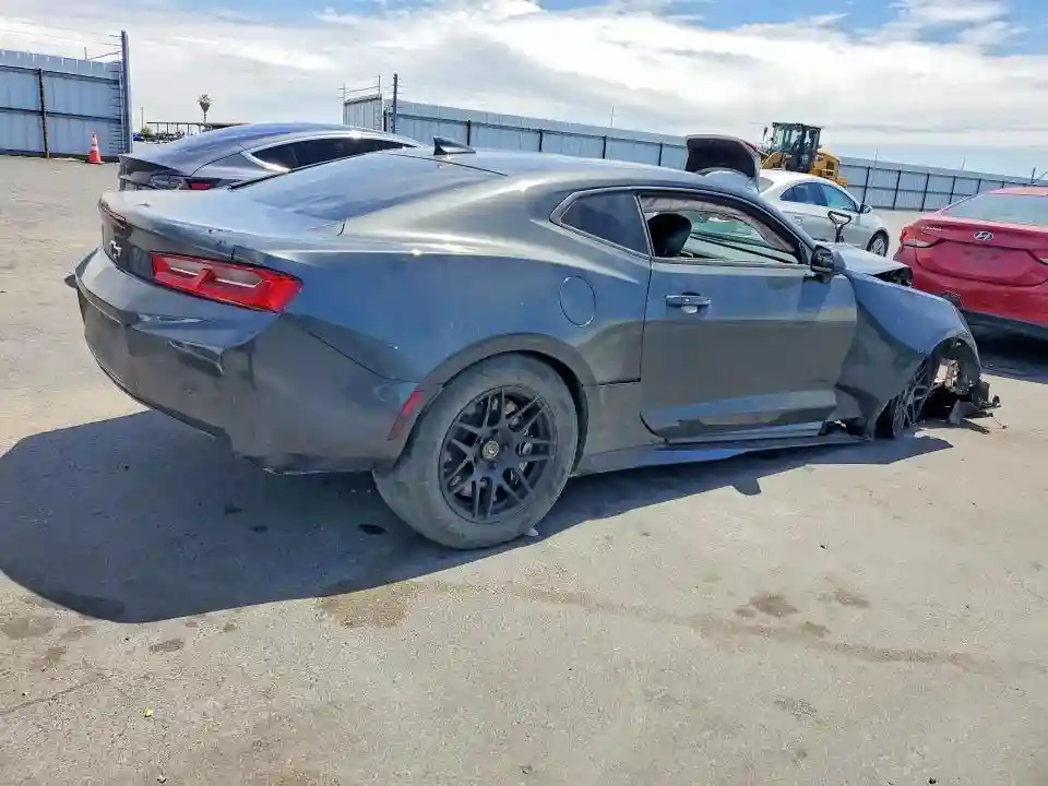 1G1FJ1R60J0169465 2018 CHEVROLET CAMARO-2