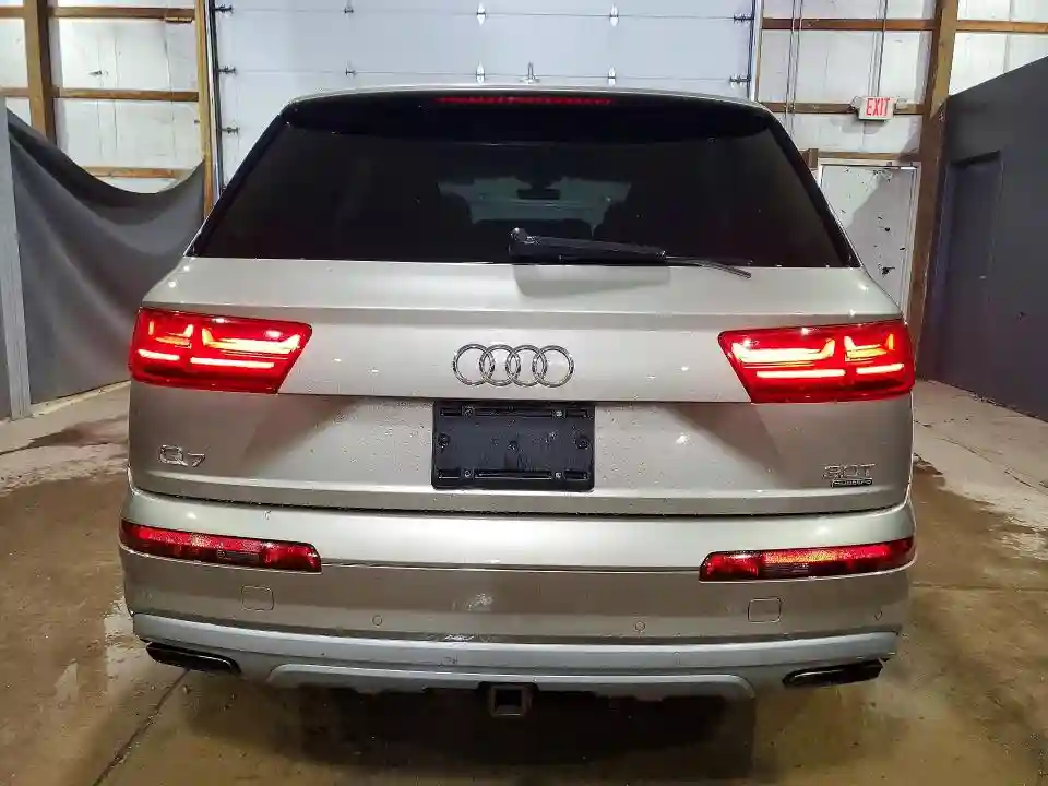 WA1LAAF72HD036033 2017 AUDI Q7-5