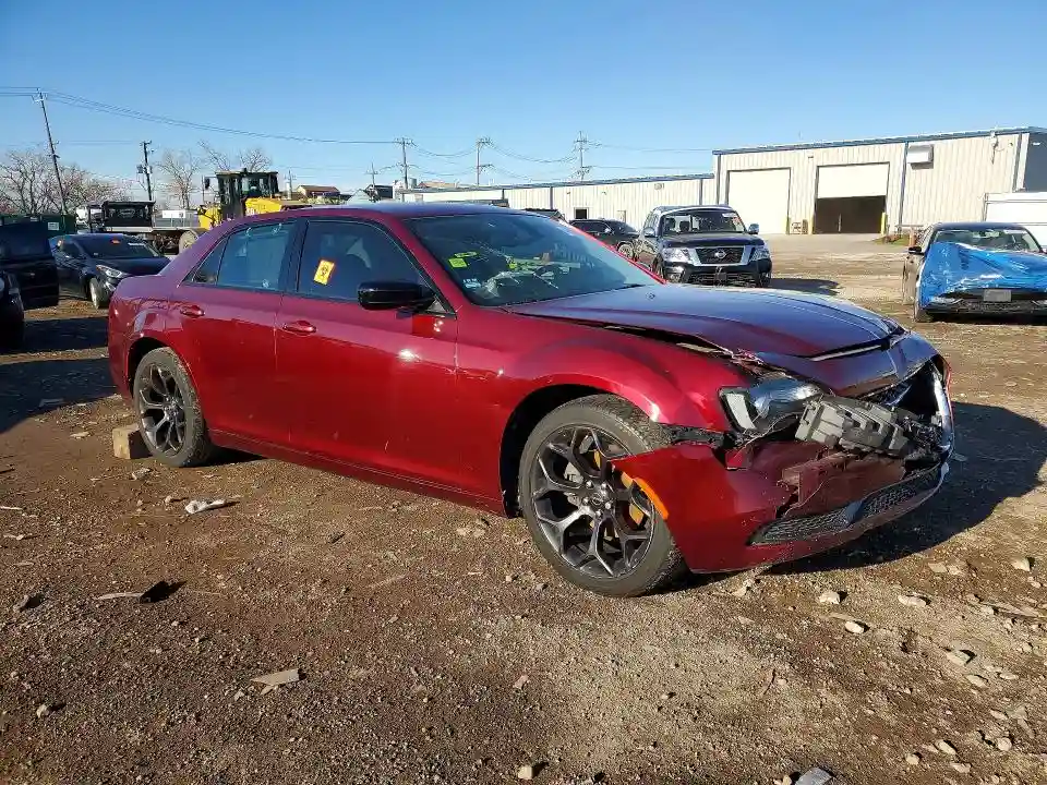 2C3CCAAG1KH723025 2019 CHRYSLER 300-3