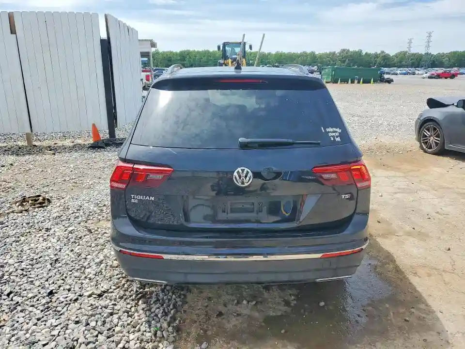 3VV3B7AX0JM128895 2018 VOLKSWAGEN TIGUAN-5