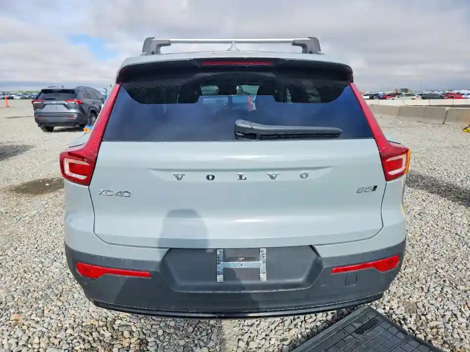 YV4L12UM7R2346564 2024 VOLVO XC40-5