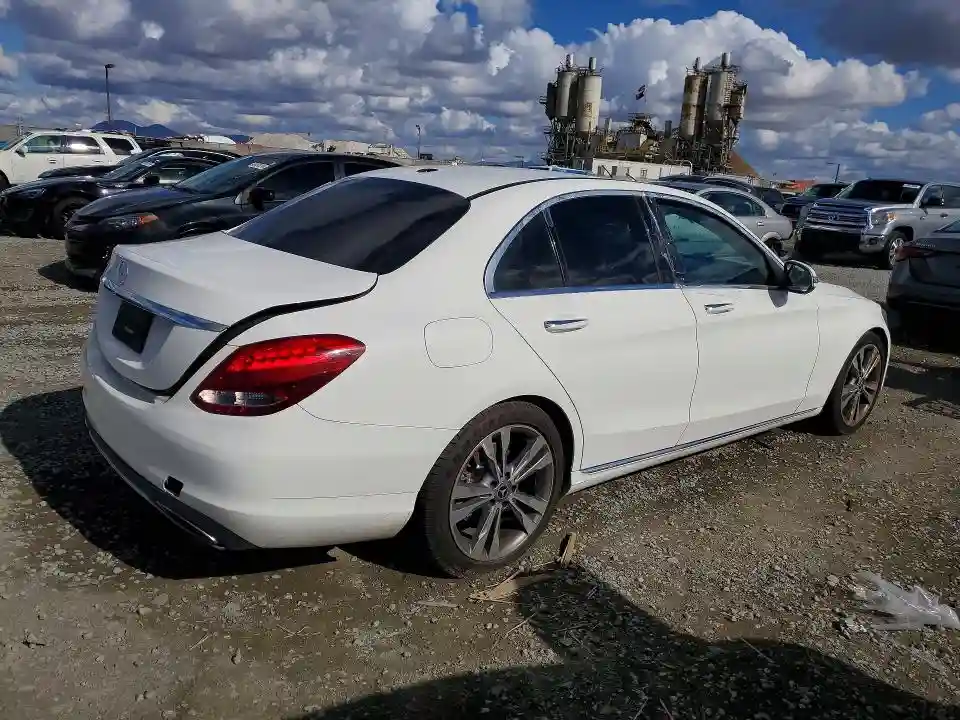 55SWF4JB2JU257520 2018 MERCEDES-BENZ C-CLASS-2