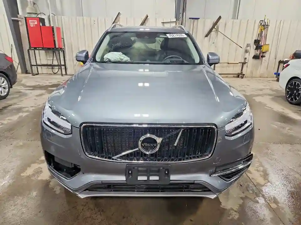 YV4A22PK5J1338794 2018 VOLVO XC90-4