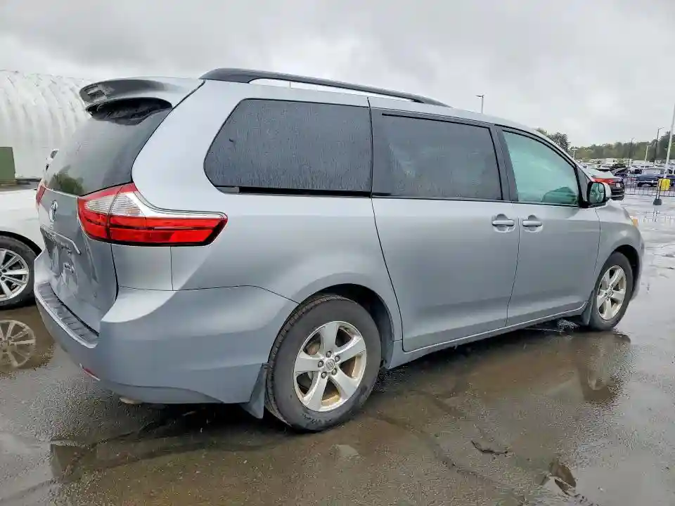 5TDKZ3DC6HS782155 2017 TOYOTA SIENNA-2