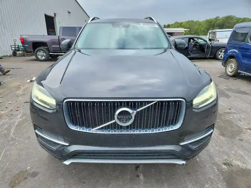 YV4102KK0H1163135 2017 VOLVO XC90-4