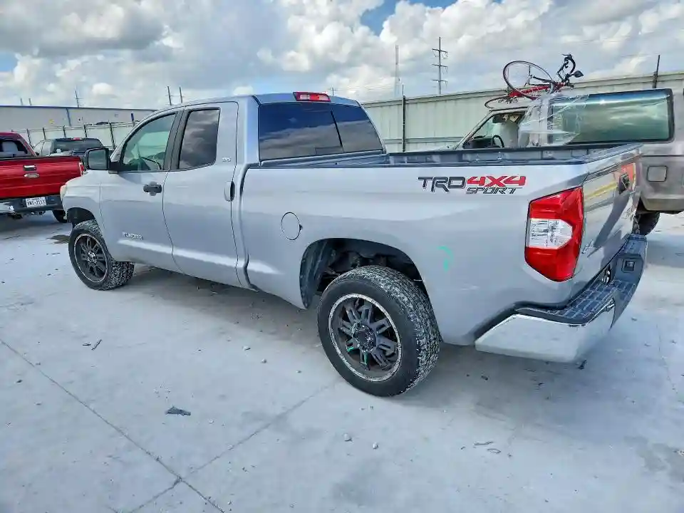 5TFUM5F18JX075301 2018 TOYOTA TUNDRA-1