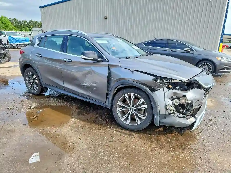 SJKCH5CR4KA006777 2019 INFINITI QX30-3