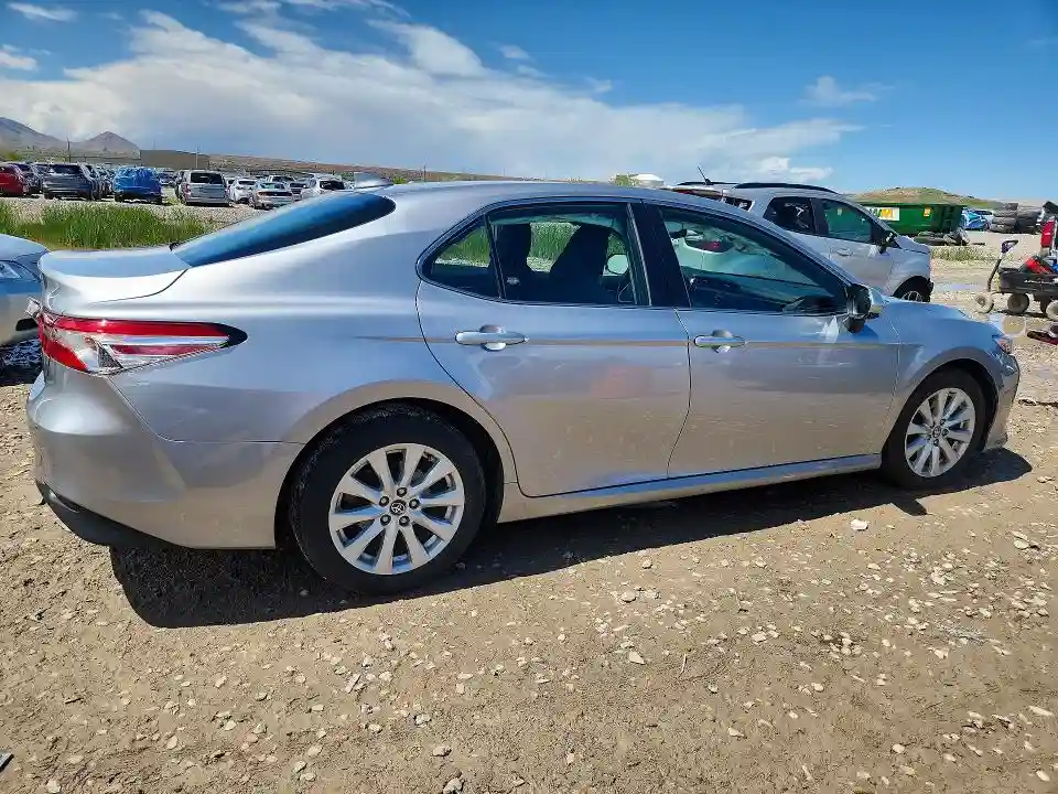 4T1C11AK3LU916566 2020 TOYOTA CAMRY-2