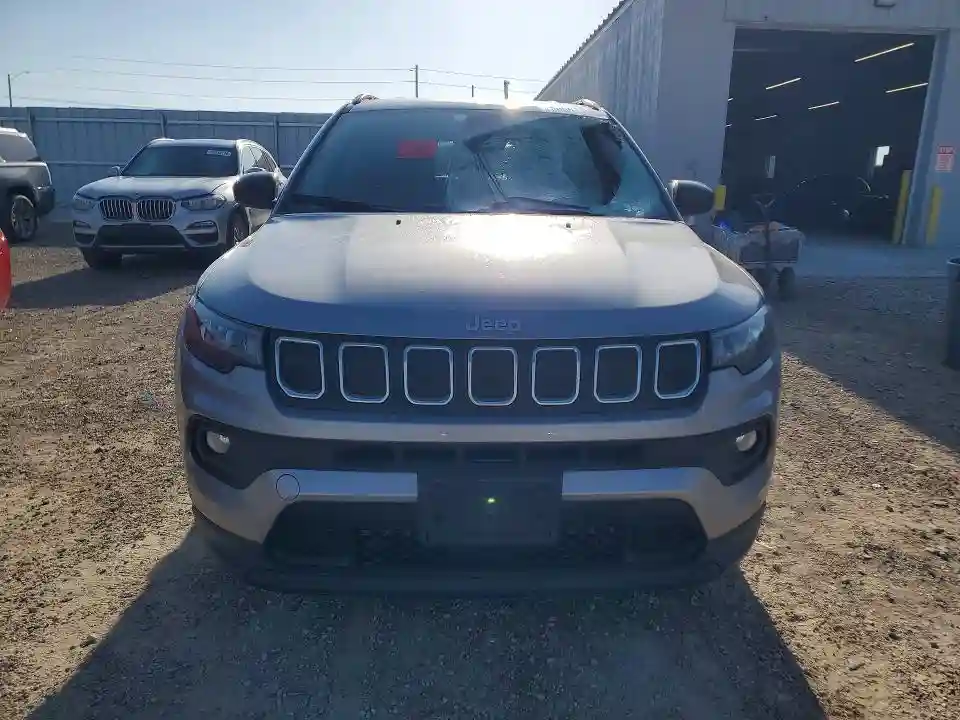 3C4NJDBB1NT224218 2022 JEEP COMPASS-4