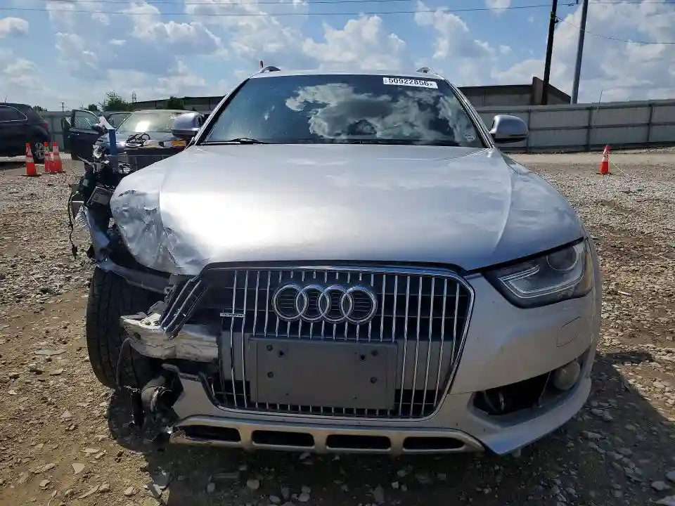 WA1UFAFL5GA008973 2016 AUDI A4-4