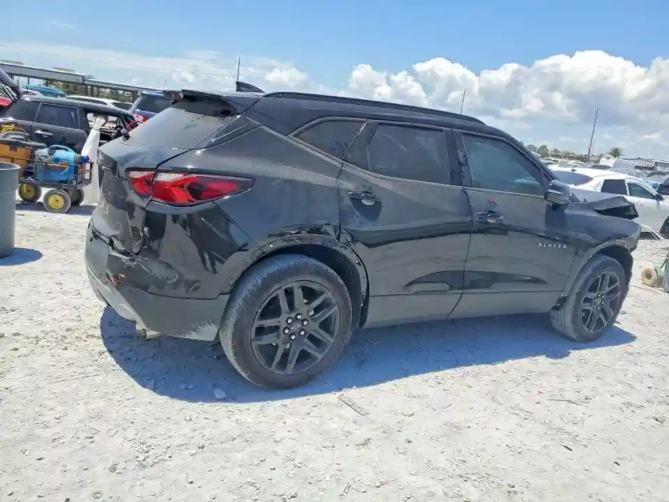 3GNKBBRA6MS541361 2021 CHEVROLET BLAZER-2