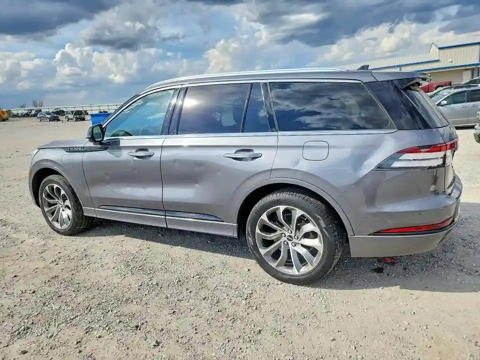 5LMYJ8XY8NNL01418 2022 LINCOLN AVIATOR-1