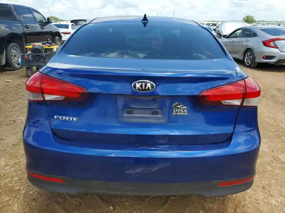 3KPFK4A76HE136143 2017 KIA FORTE-5