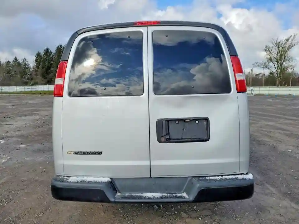 1GAZGNFP1S1262331 2025 CHEVROLET EXPRESS-5