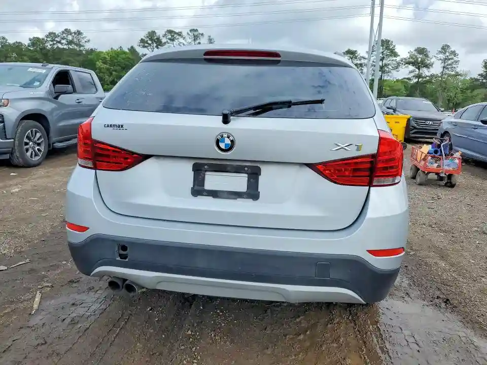 WBAVM1C58FV318366 2015 BMW X1-5