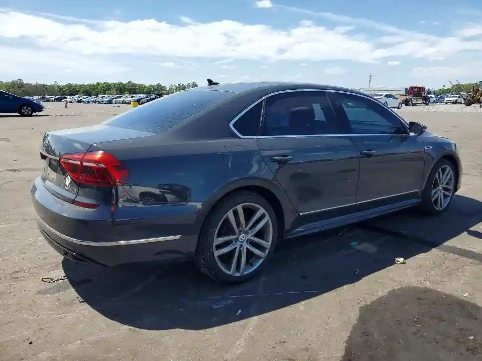 1VWDT7A31HC062640 2017 VOLKSWAGEN PASSAT-2