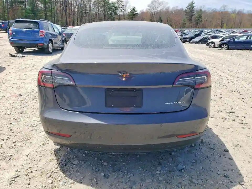 5YJ3E1EB7JF185746 2018 TESLA MODEL 3-5