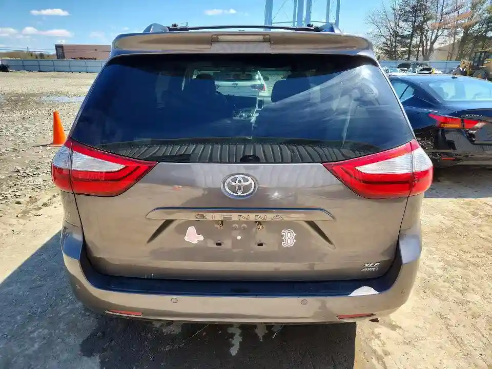 5TDDZ3DC0HS149952 2017 TOYOTA SIENNA-5