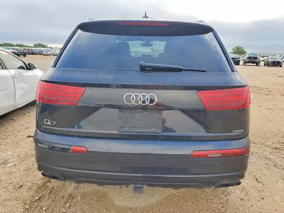 WA1LAAF78KD046881 2019 AUDI Q7-5