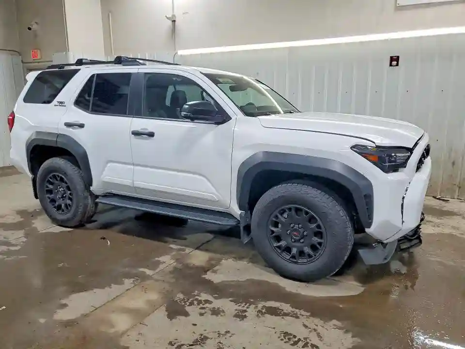 JTEVA5BR4S5048498 2025 TOYOTA 4RUNNER-3