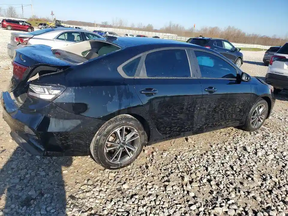 3KPF24AD7PE622688 2023 KIA FORTE LXS-2