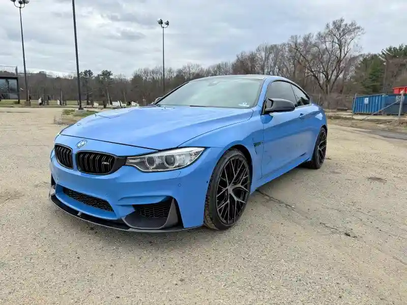 WBS3R9C58HK709203 2017 BMW M4-0