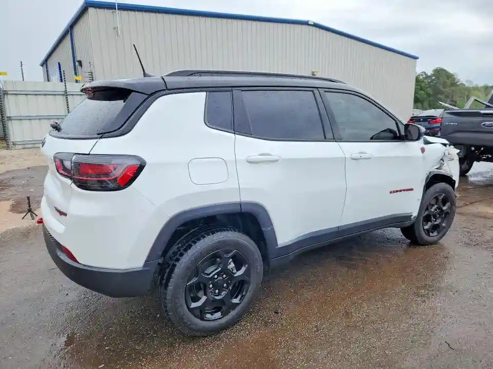 3C4NJDDNXPT568138 2023 JEEP COMPASS-2