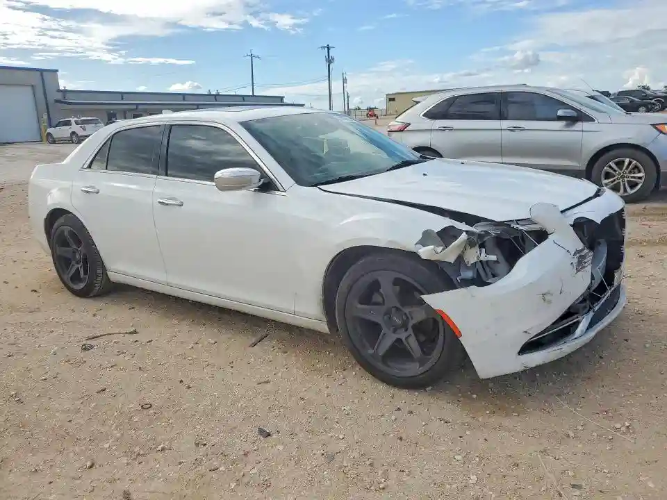 2C3CCAEGXLH145812 2020 CHRYSLER 300-3
