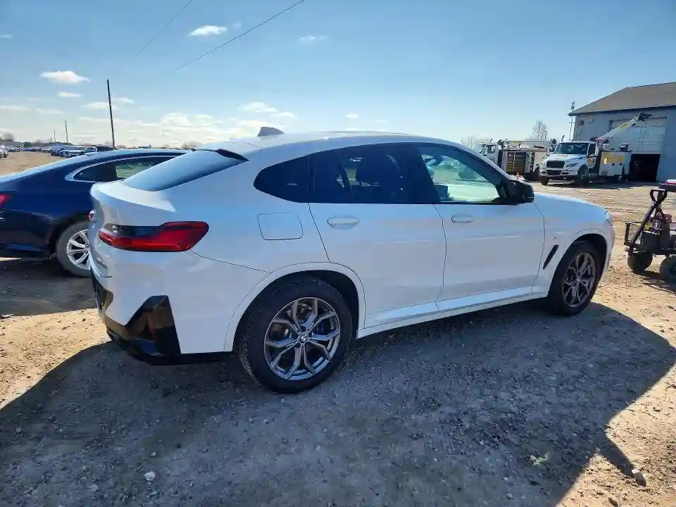 5UX43DT09P9R39485 2023 BMW X4-2